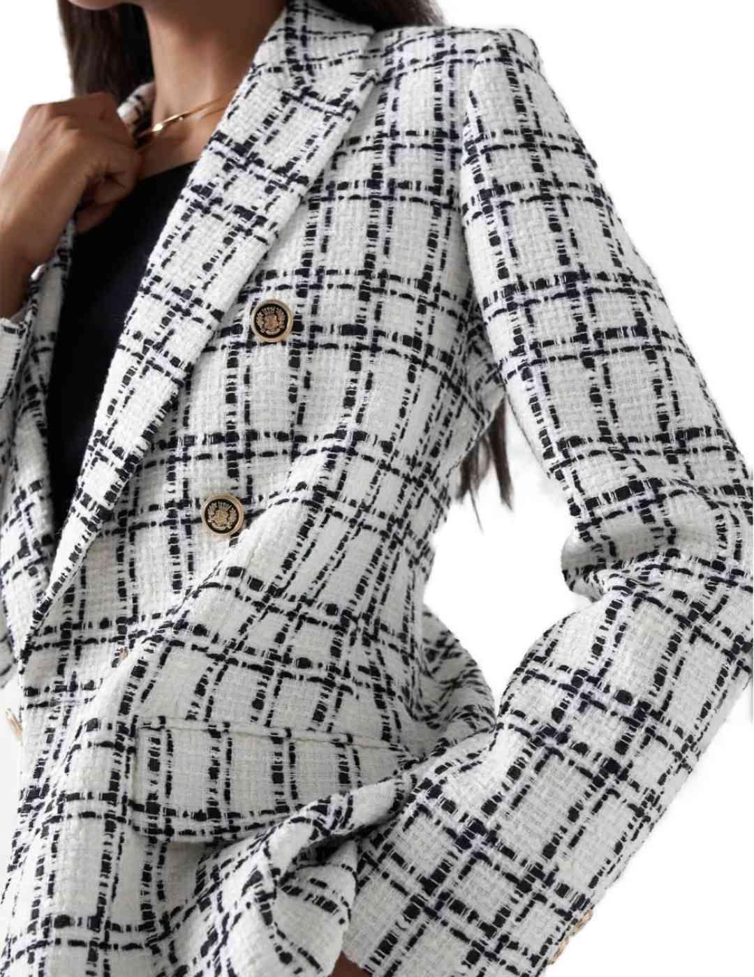 Blazer Salsa tweed blanco y negro con escote cruzado mujer