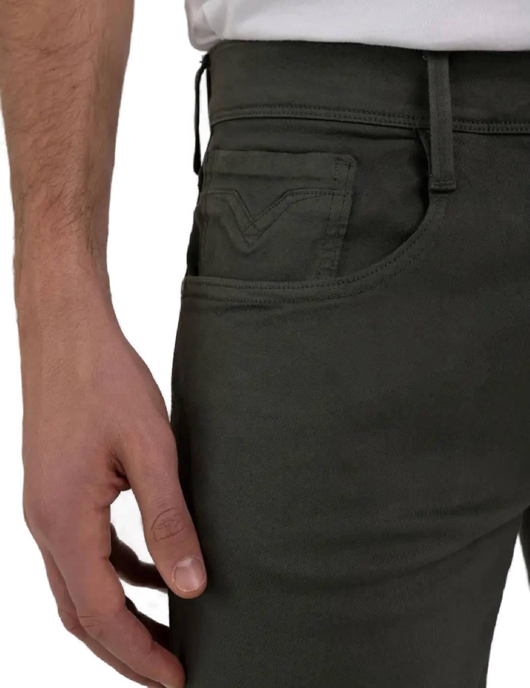 Pantalón vaquero Replay Anbass verde oscuro Slim para hombre