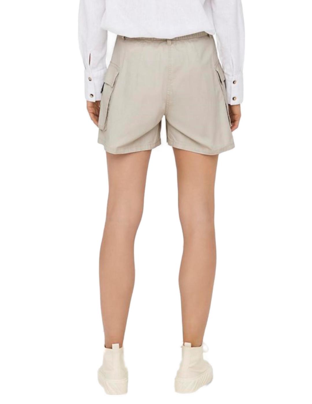 Short Only Stine cargo beige regular fit para mujer