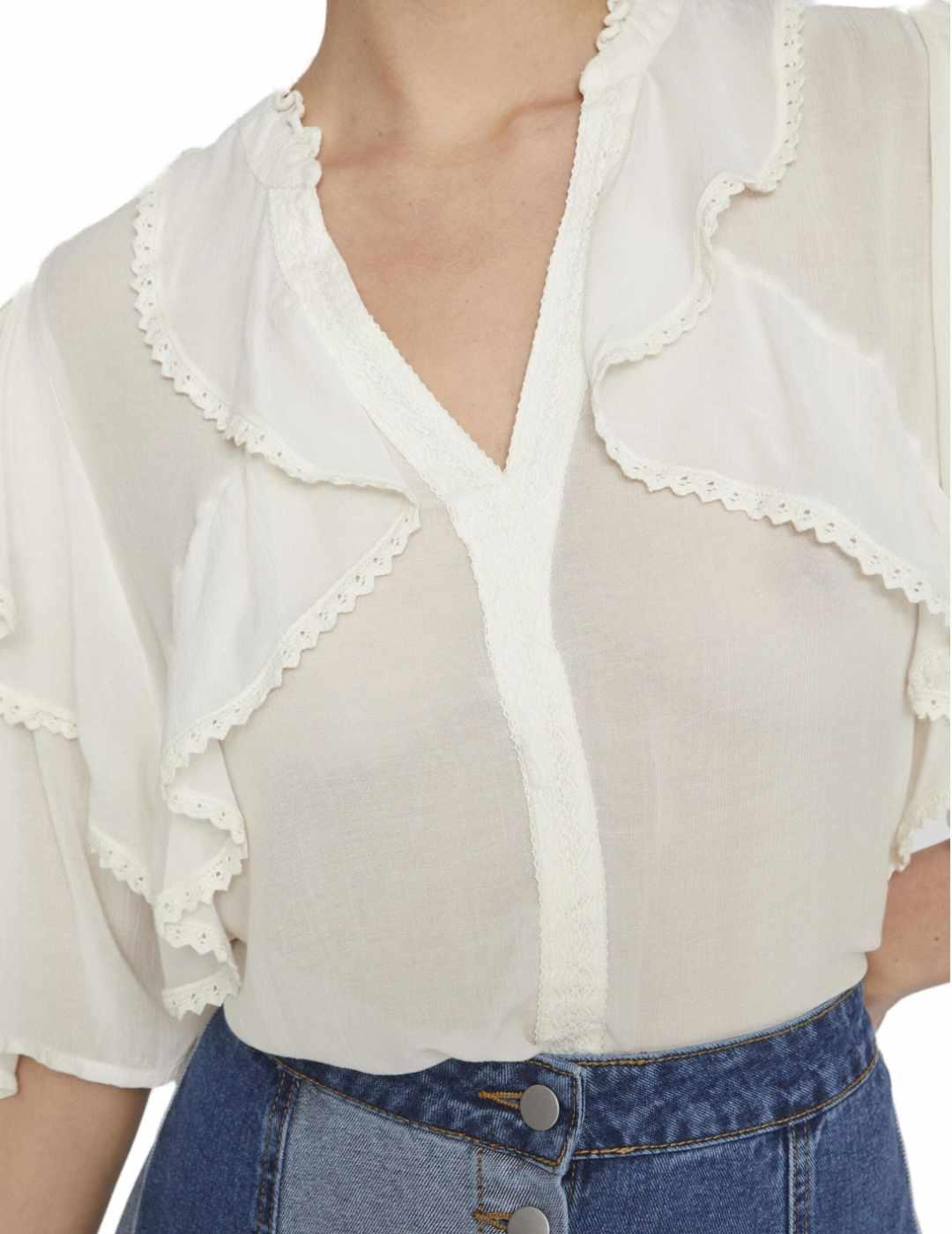 Blusa Vila Villas de manga corta cruda con volantes de mujer