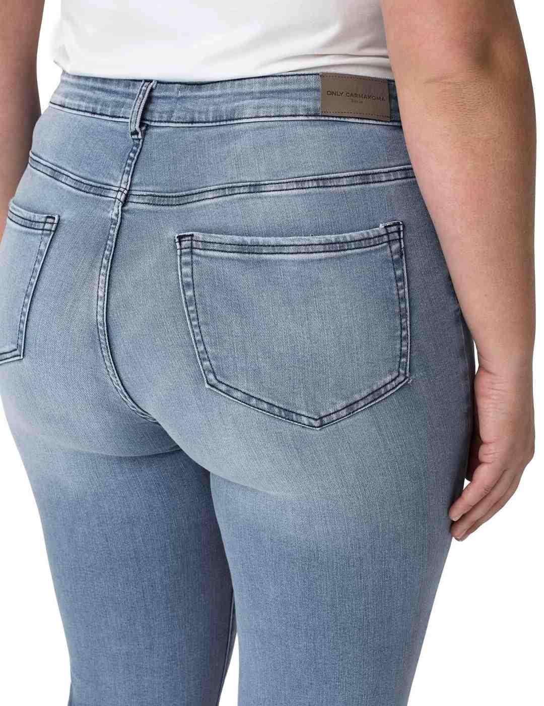 Pantalón vaquero Only Carmakoma Willi azul flared para mujer