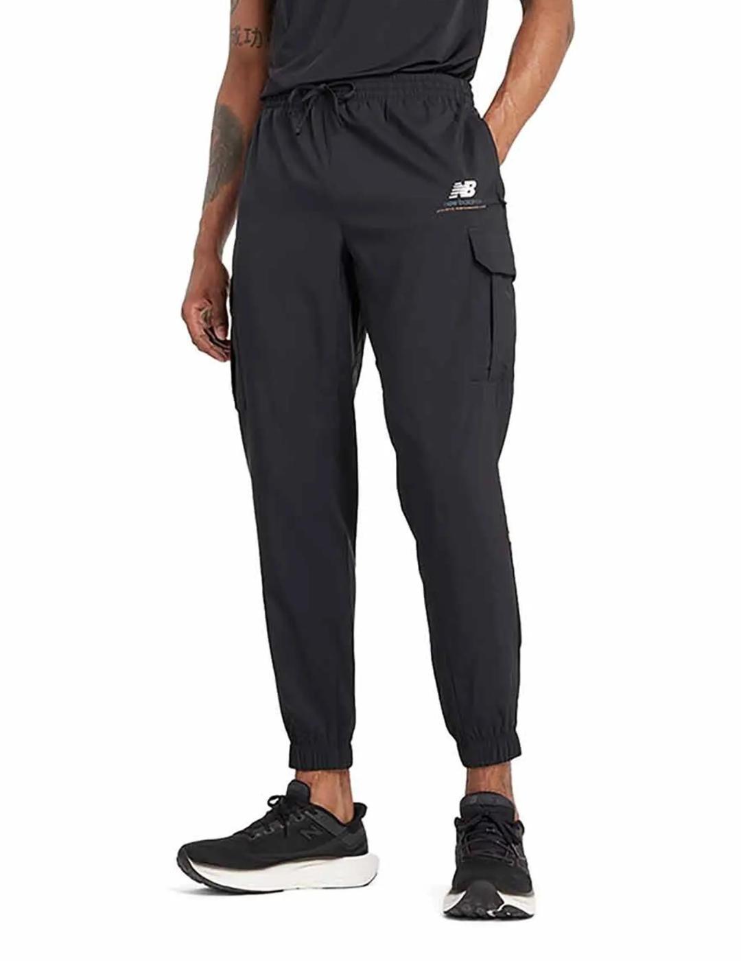 Pantalón jogger New Balance cargo negro slim para hombre