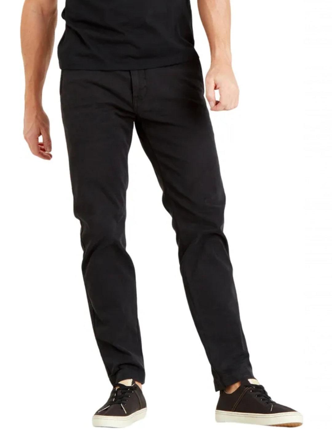 Pantalón Levi´s chino negro slim fit para hombre