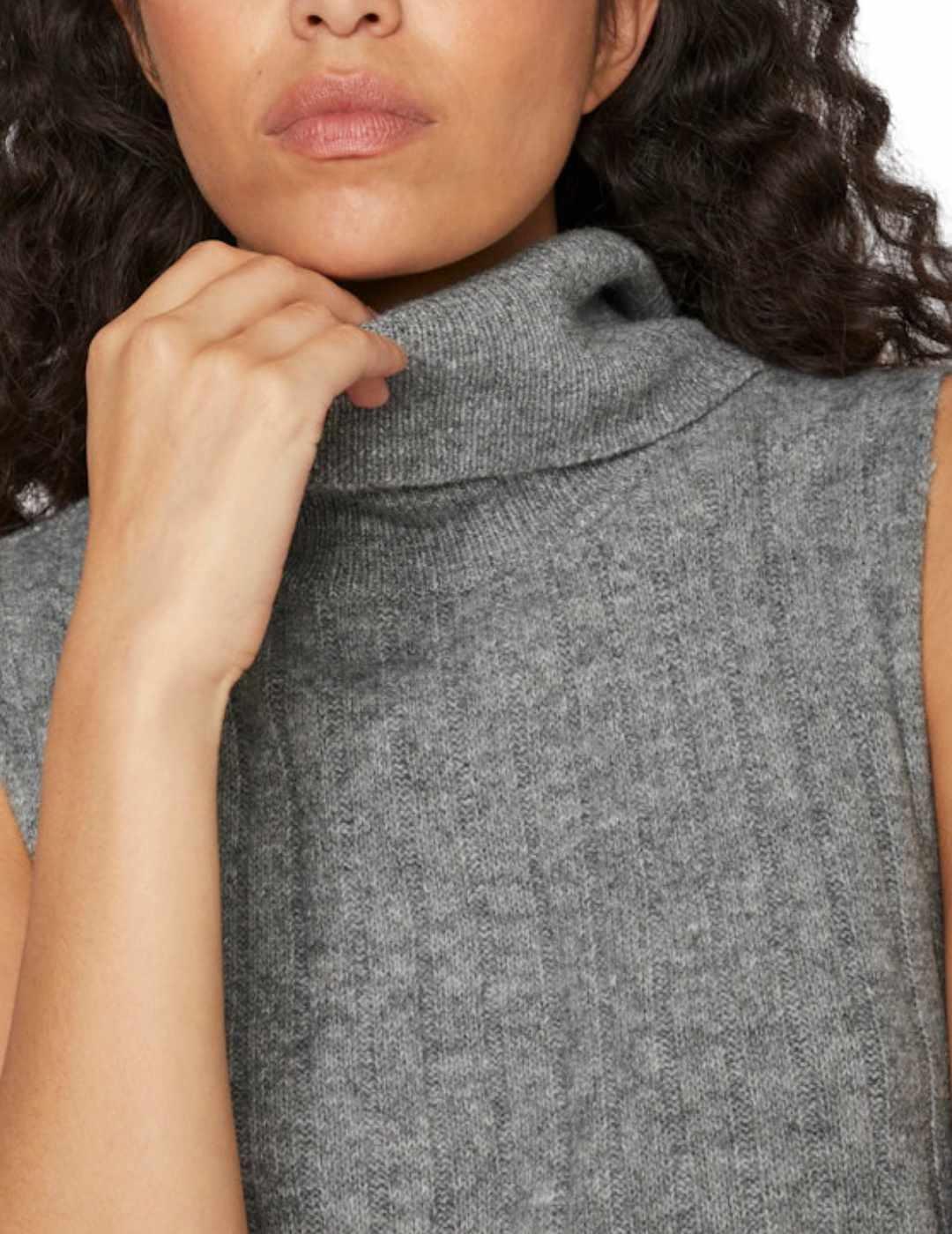 Chaleco Vila Beluna punto gris oscuro cuello alto para mujer