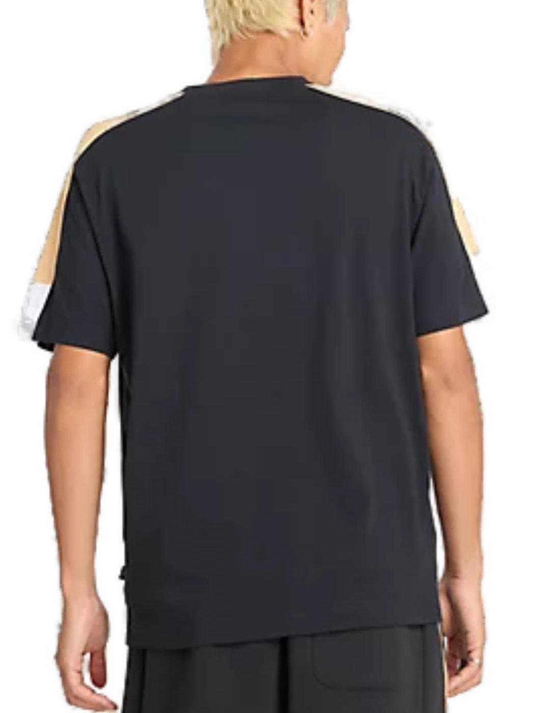 Camiseta New Balance Graphic negra manga bicolor para hombre