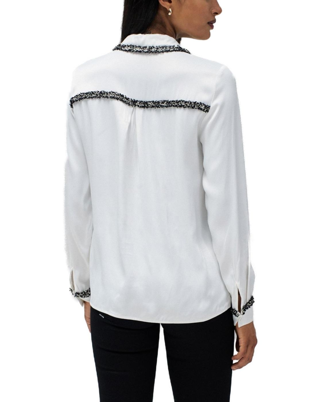 Camisa Salsa blanca con remate negro y blanco para mujer