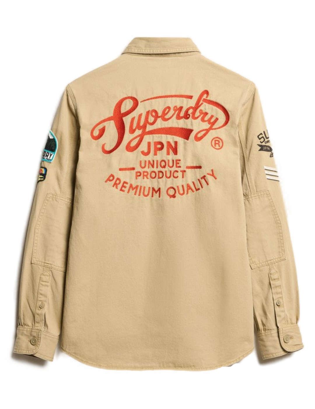 Sobrecamisa Superdy beige parches y serigrafías para mujer