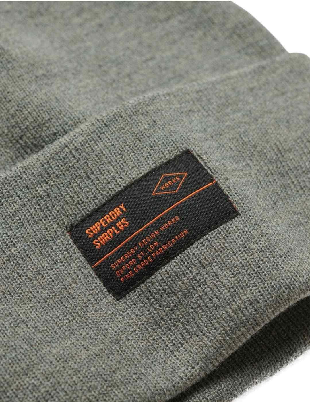 Gorro Superdry Surplus gris oscuro jaspeado de lana unisex