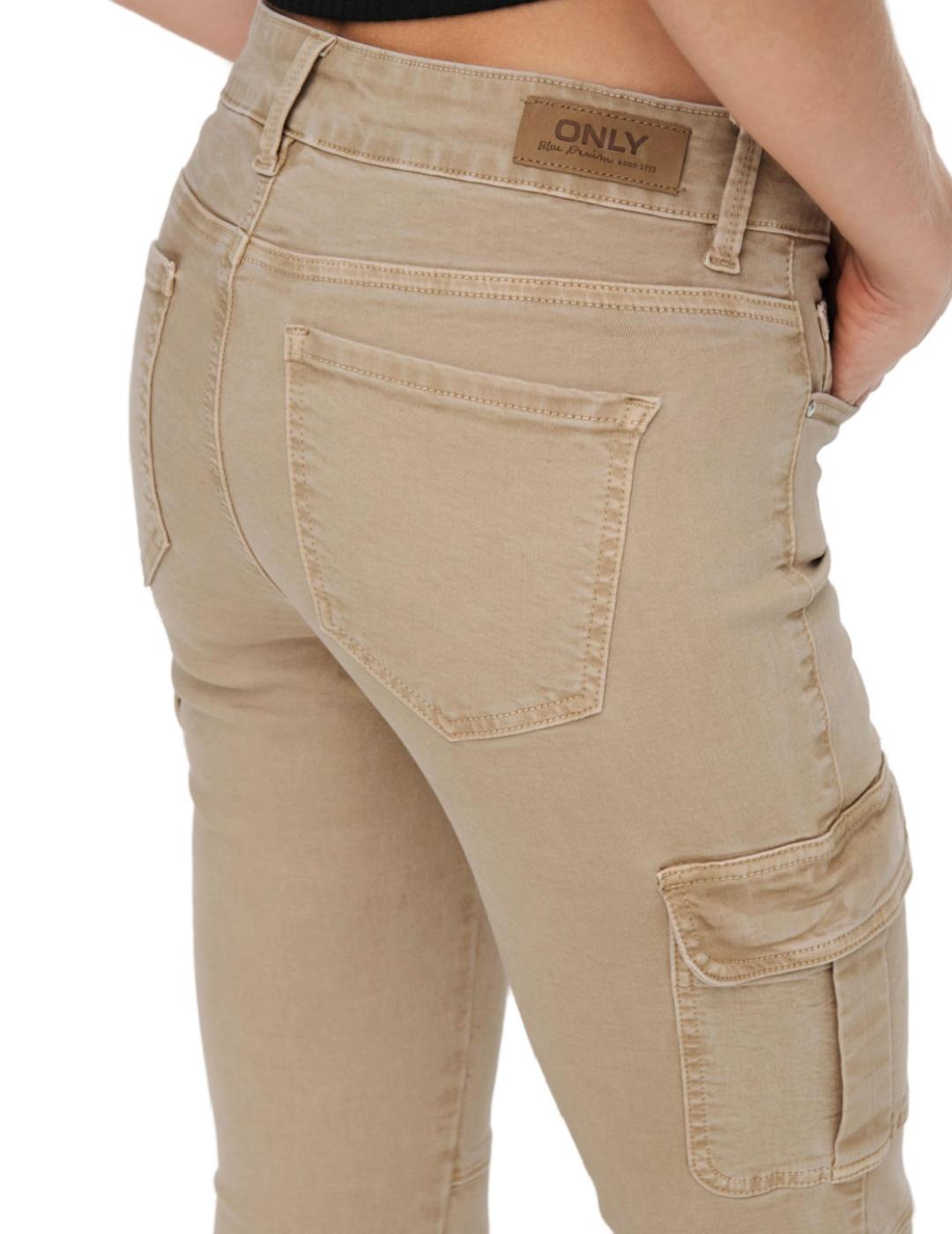 Pantalón cargo Only Missouri crudo slim fit para mujer