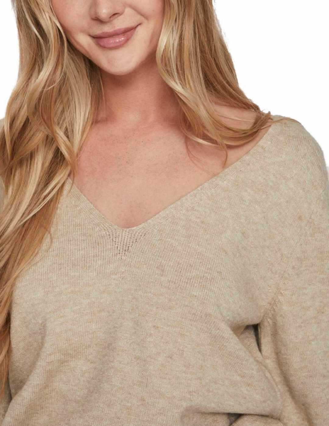 Jersey Vila Ril beige troquelado cuello pico para mujer