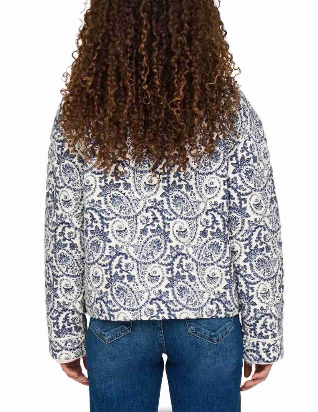 Chaqueta Only Hallie blanca estampado azul regular de mujer