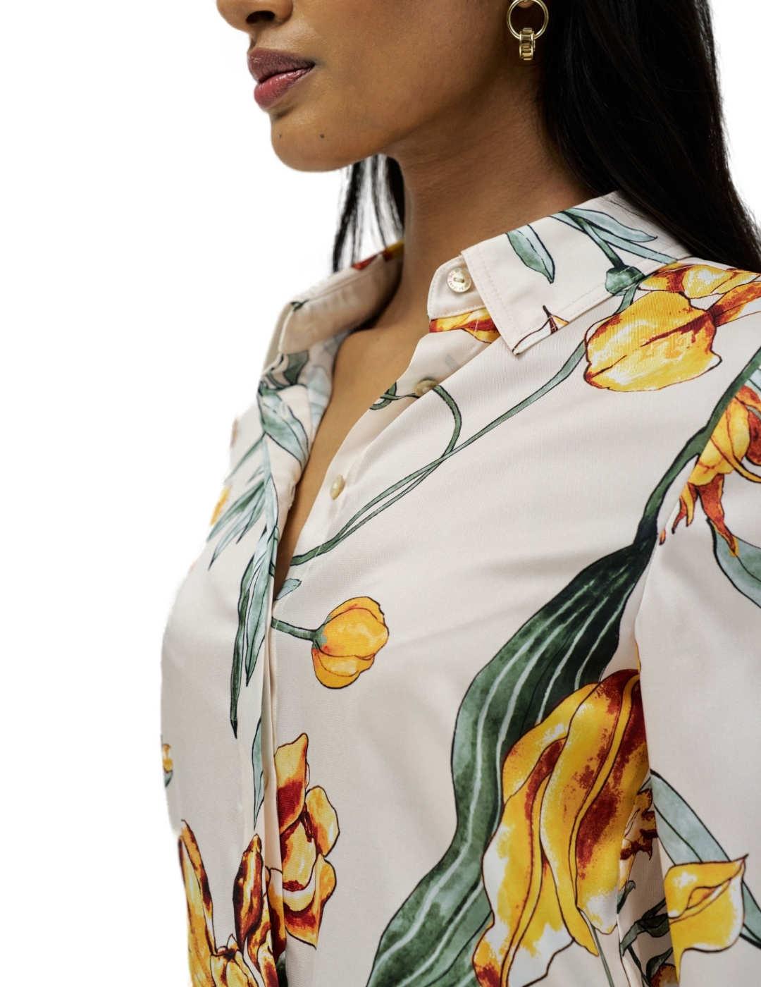 Camisa Salsa manga larga satinada estampado floral de mujer