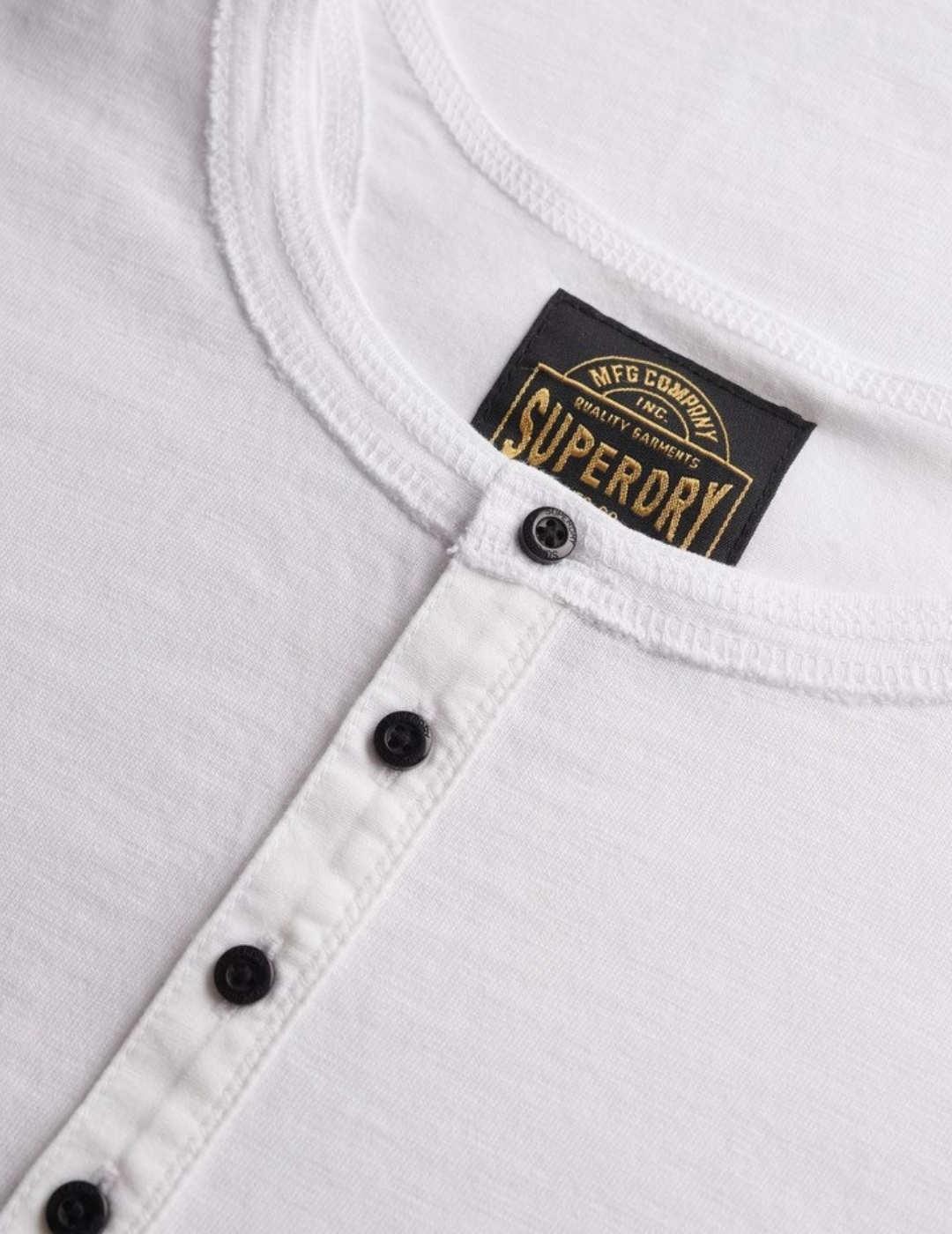 Camiseta Superdry cuello panadero blanca manga corta hombre