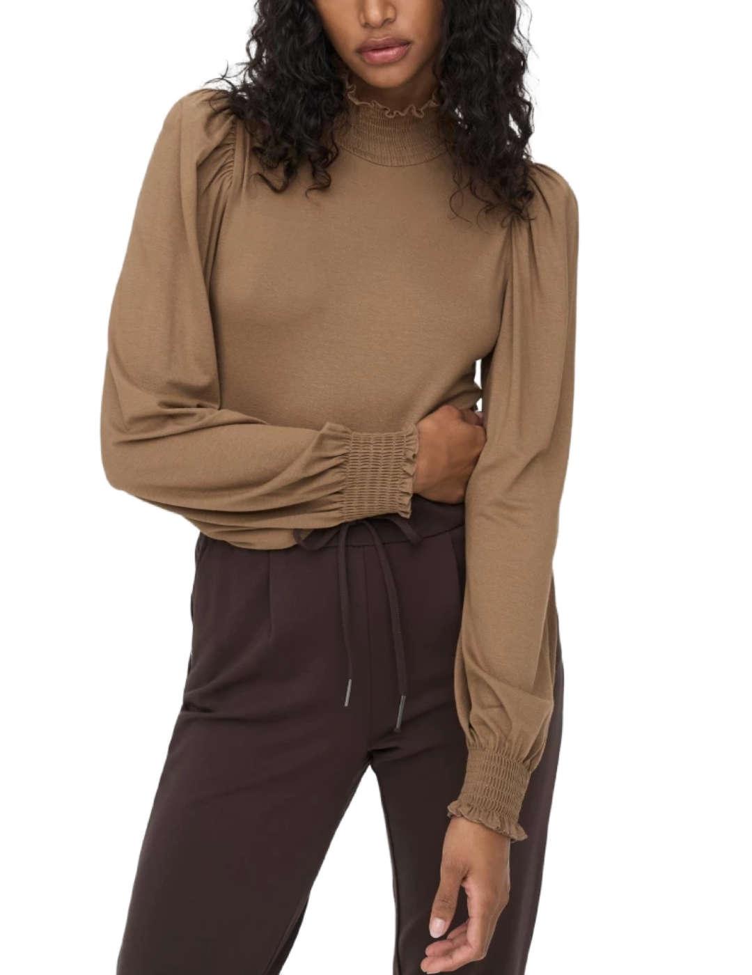 Camiseta Only Elva marrón cuello alto manga larga para mujer