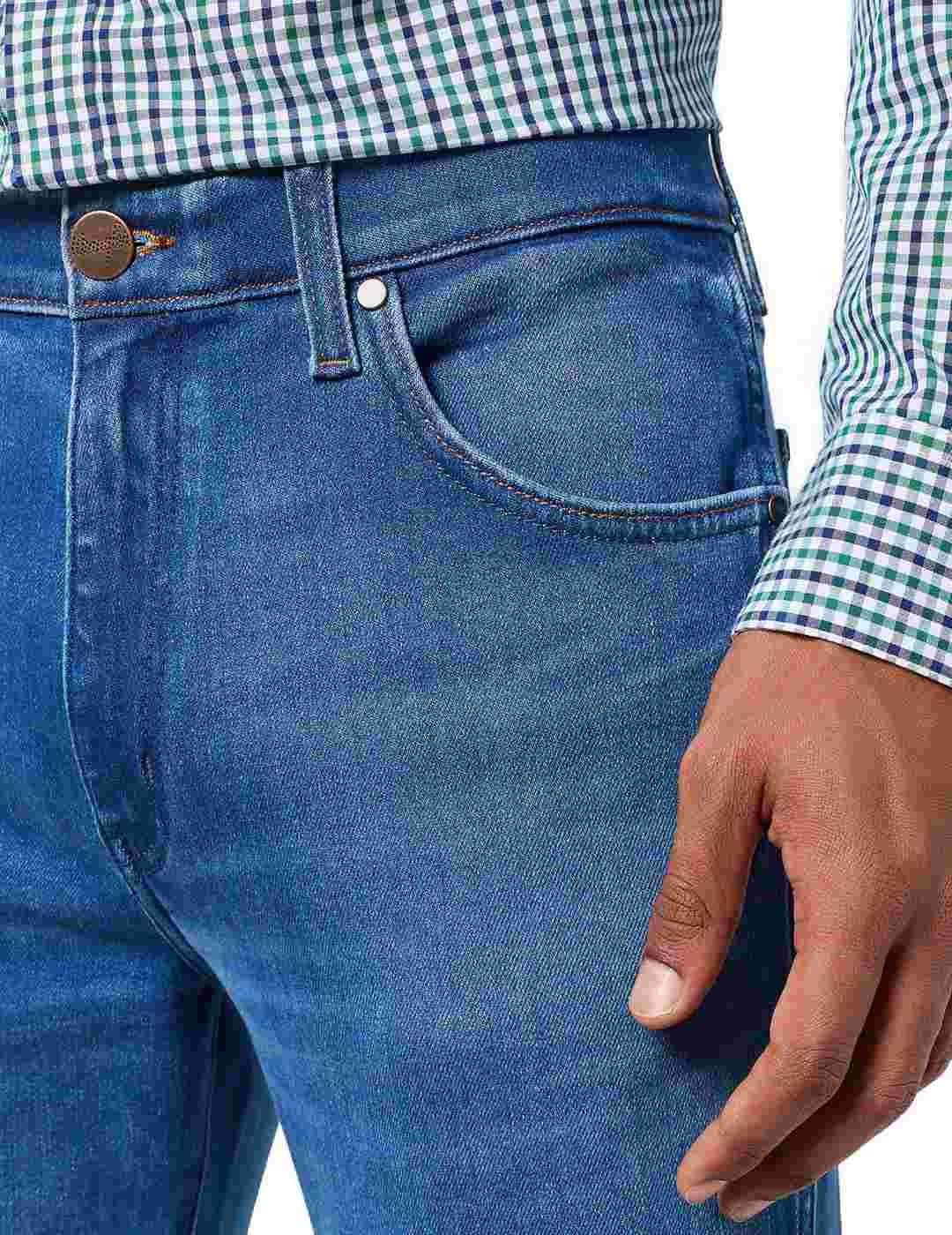 Pantalón vaquero Wrangler Larston azul medio Tappered hombre