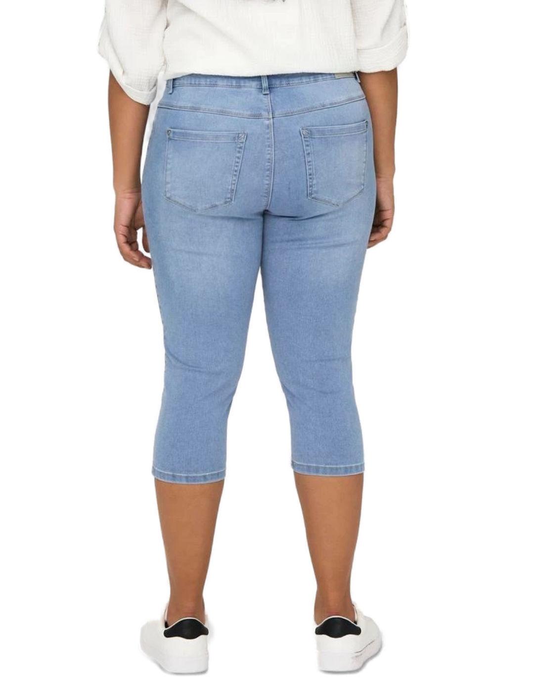 Bermuda Only Carmakoma Augusta azul claro skinny para mujer