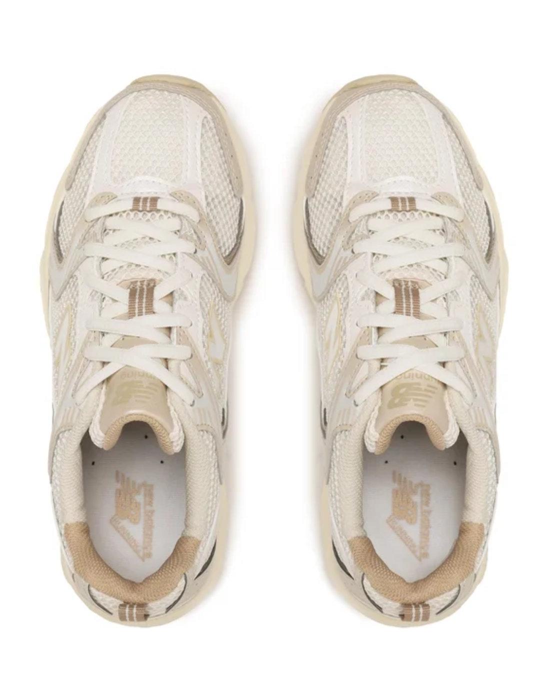Zapatillas deportivas New Balance 530 beige y camel unisex