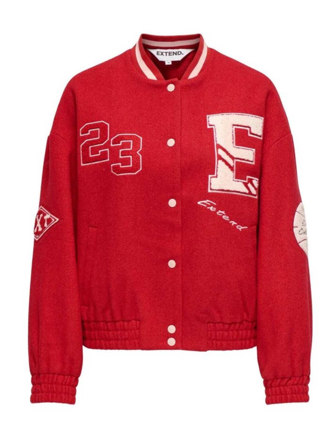 Chaqueta bomber Only Chara roja parches outfit para mujer
