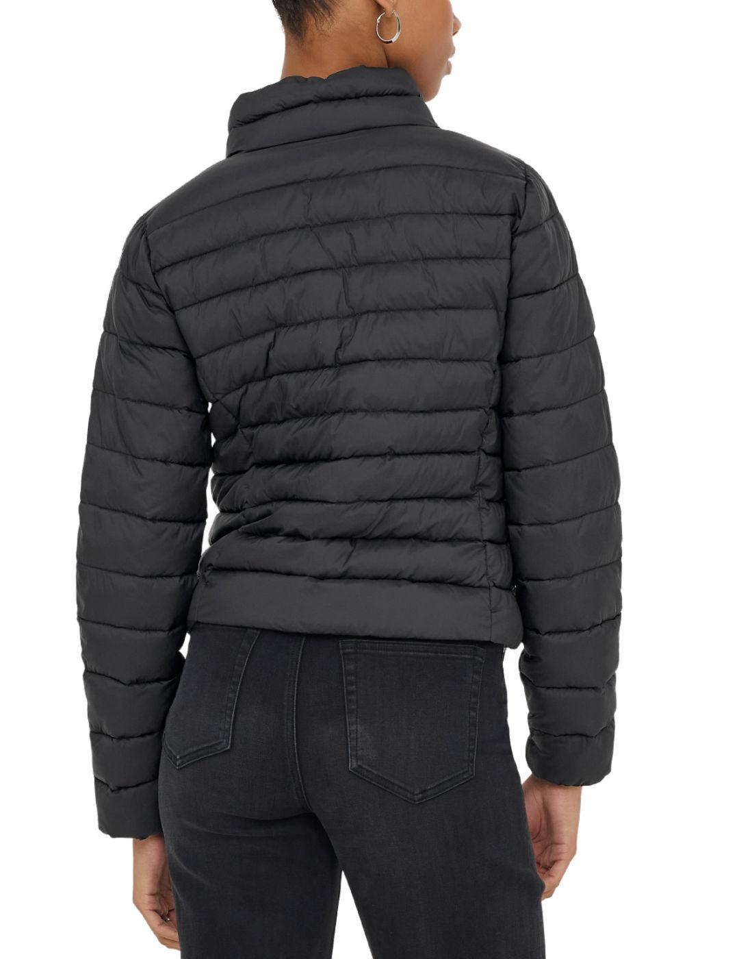 Plumas Only Thaia negro acolchado corto para mujer