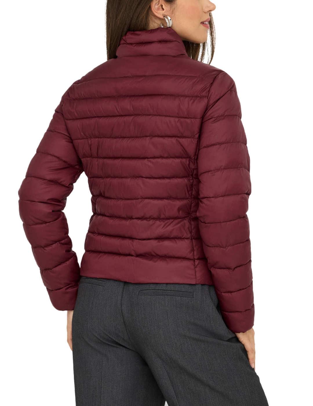 Plumas Only Thaia granate acolchado corto para mujer