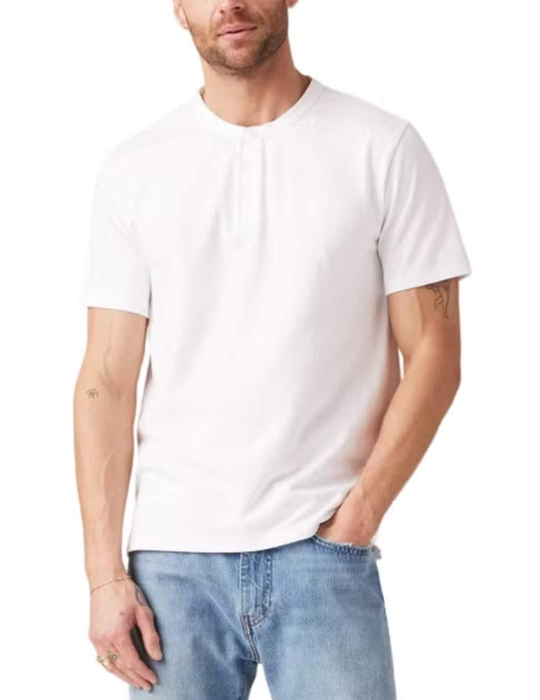 Camiseta Levi's® Red Tab™ blanca con botones para hombre