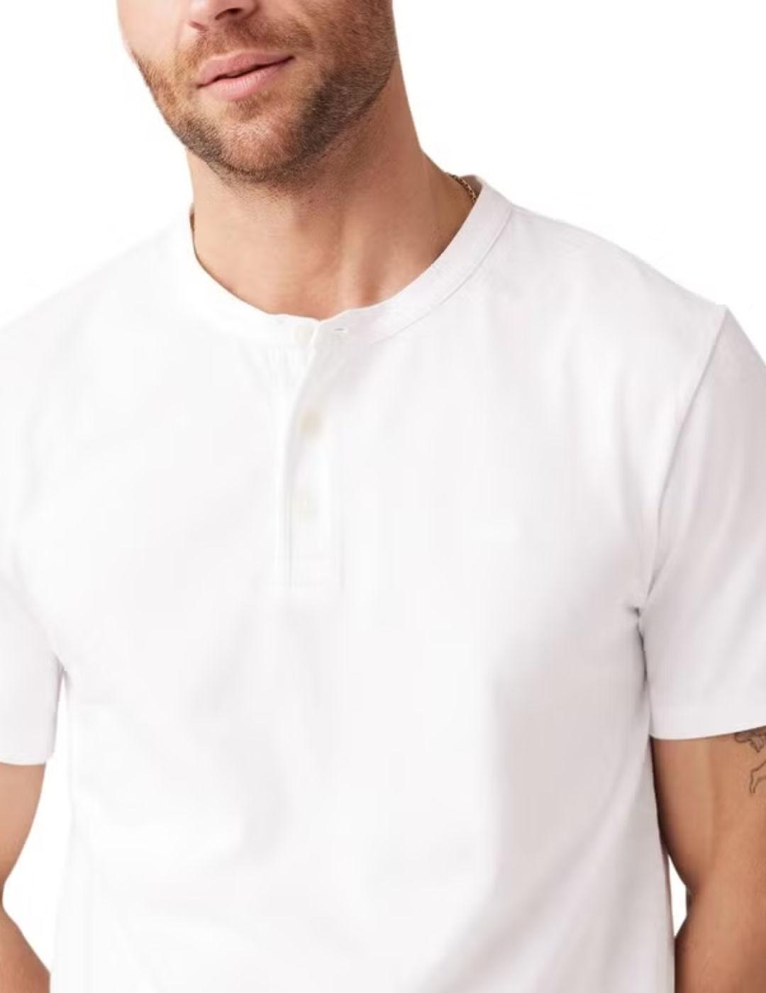 Camiseta Levi's® Red Tab™ blanca con botones para hombre