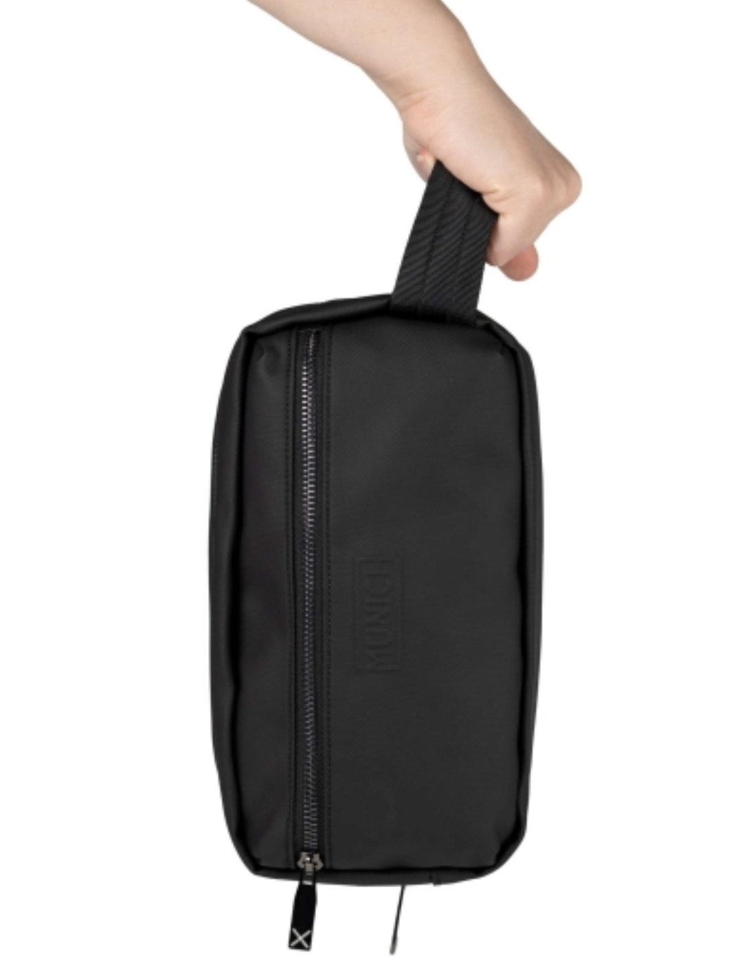 Neceser Munich negro básico para hombre