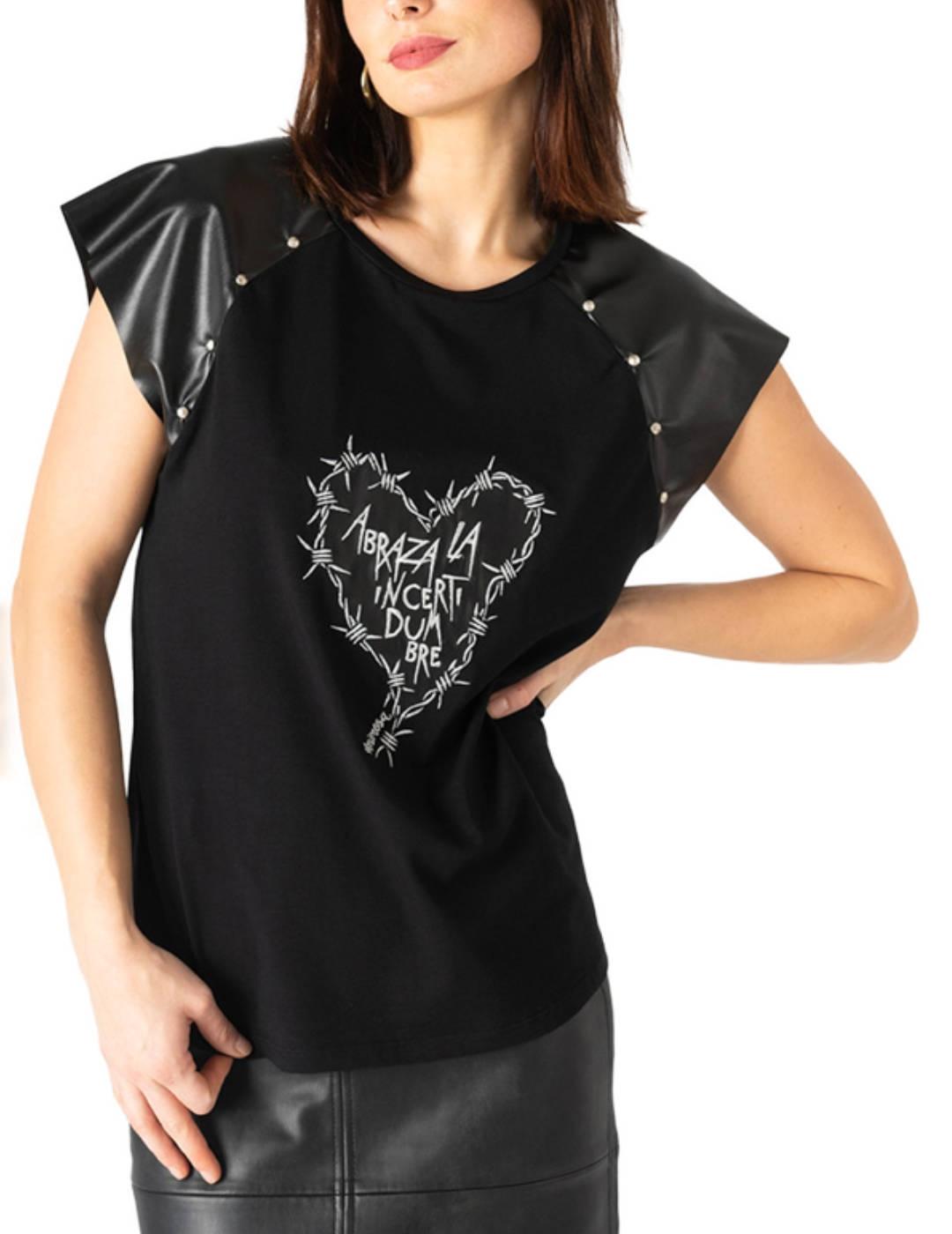 Camiseta Animosa negra Abraza la Incertidumbre de mujer