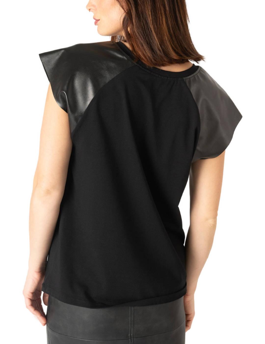 Camiseta Animosa negra Abraza la Incertidumbre de mujer