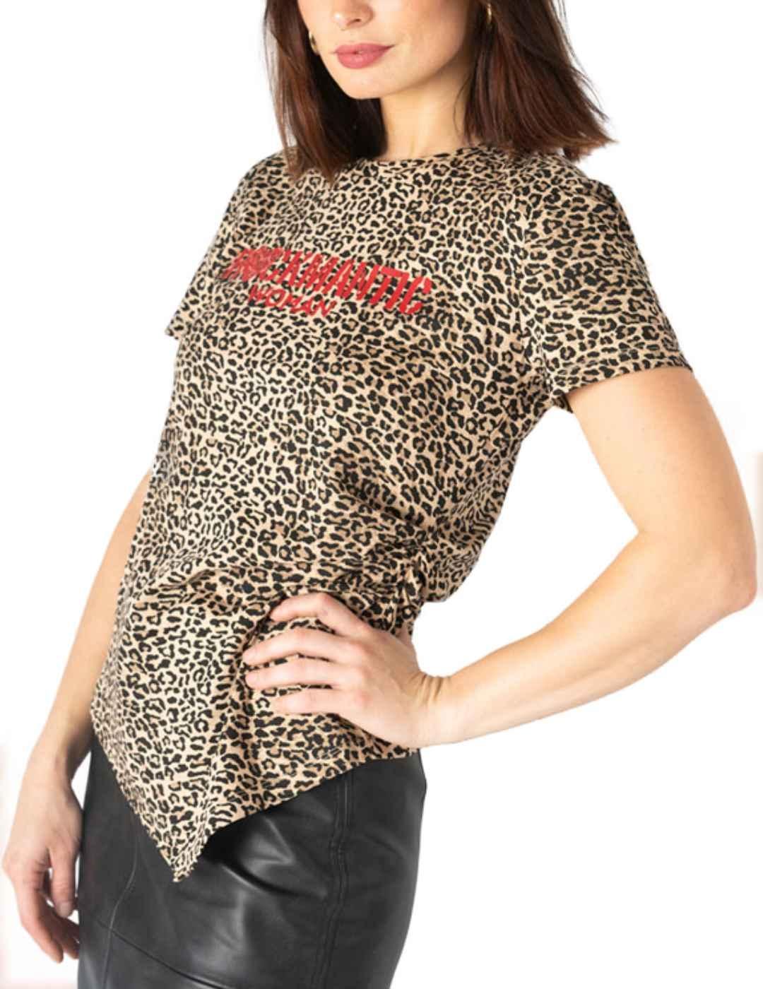 Camiseta Animosa Rockmantic animal print asimétrica de mujer