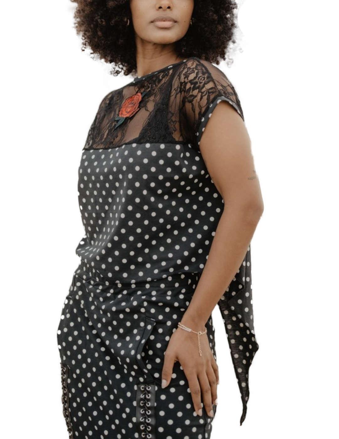 Camiseta Animosa Betty Grable lunares blancos para mujer