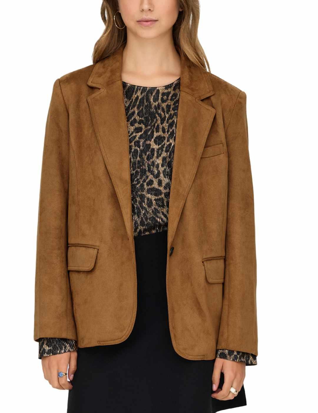 Blazer Only Ina corte clásico efecto ante camel de mujer