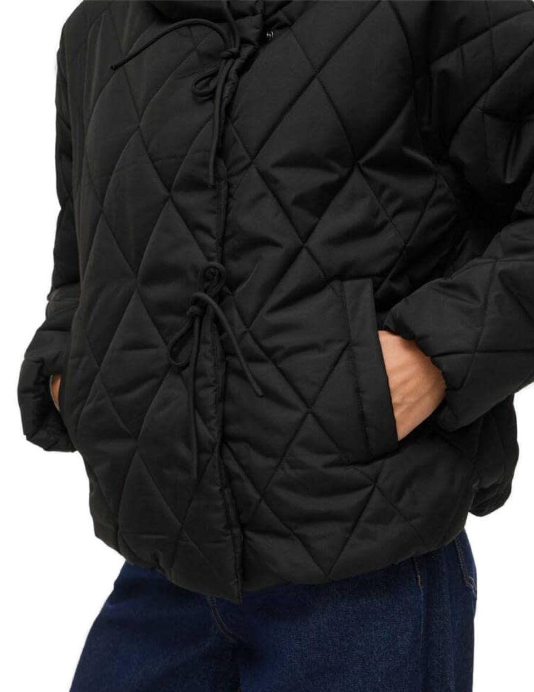 Chaqueta Vila Bumble negro cuello elevado para mujer