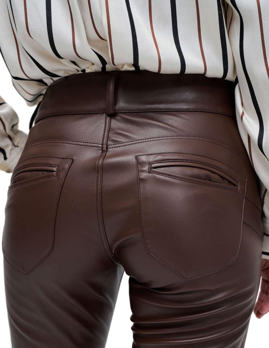 Pantalón Salsa Secret flare marrón polipiel push in de mujer