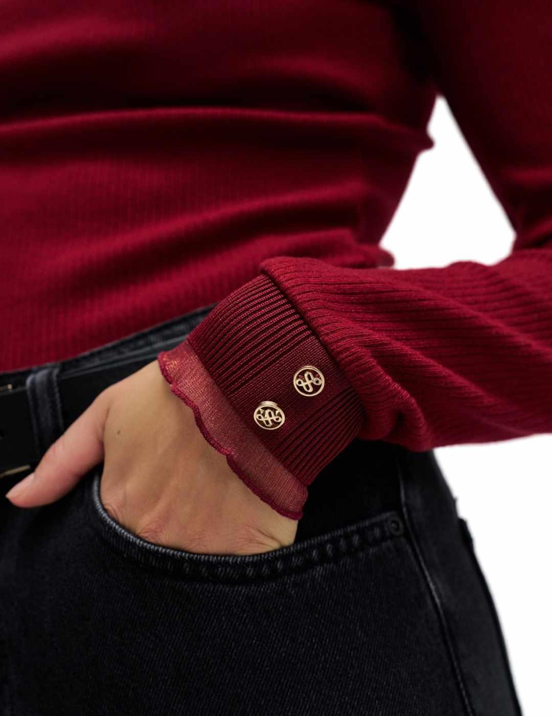 Jersey Salsa cuello altocon detalles en tul  rojo de mujer