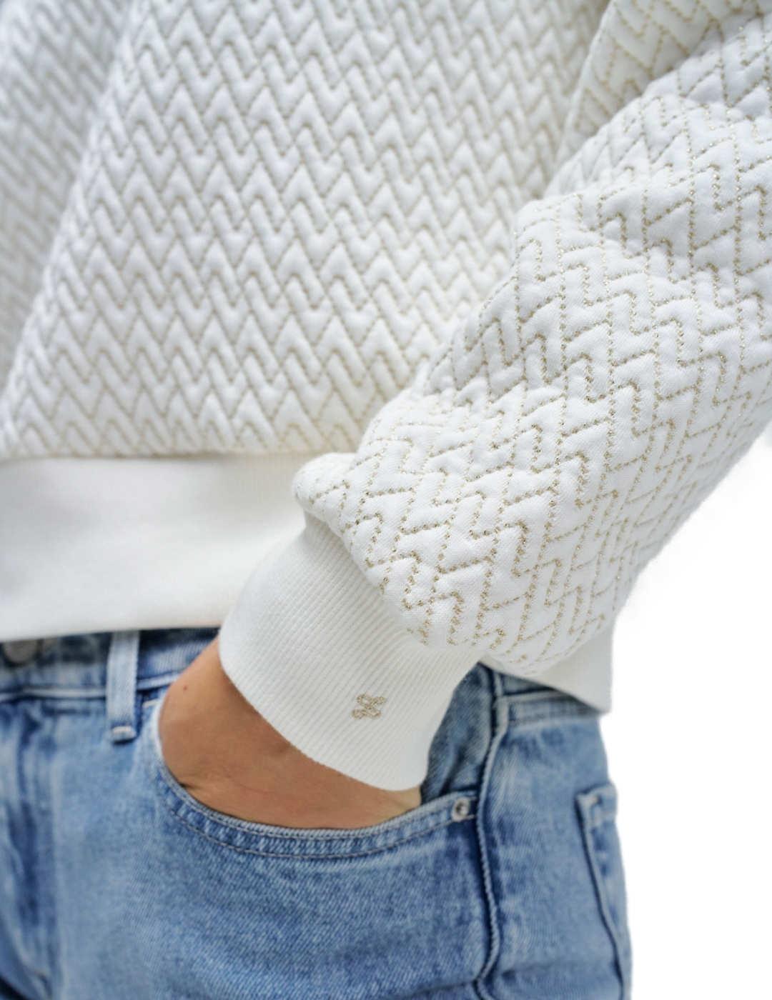 Sudadera Salsa blanca detalles dorados para mujer