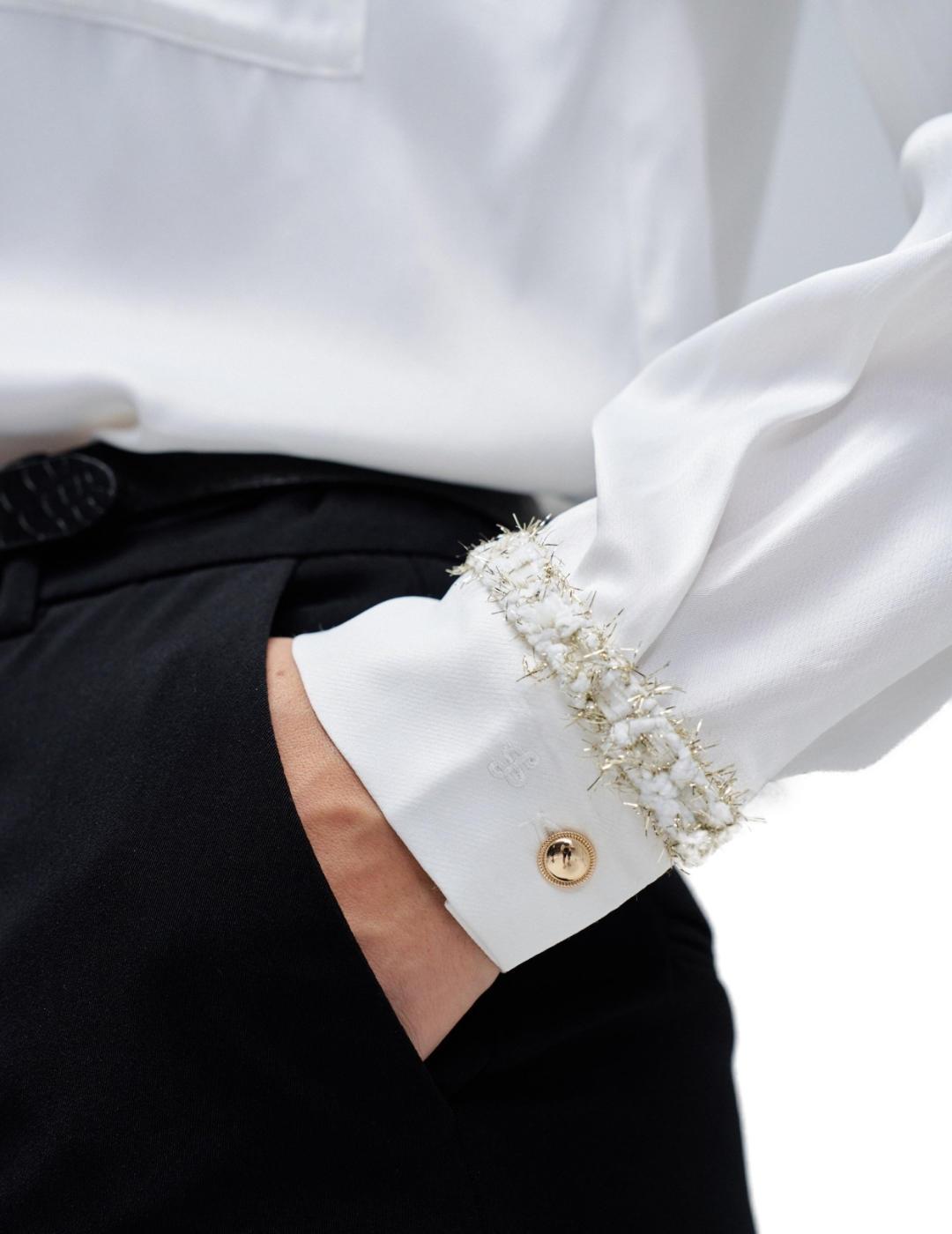 Camisa Salsa blanca satinada detalles tweed para mujer