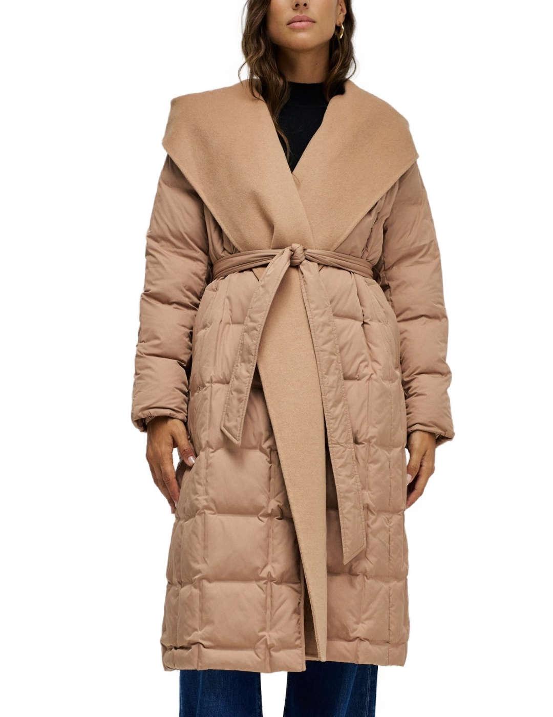Abrigo Salsa beige acolchado con cinturón para mujer