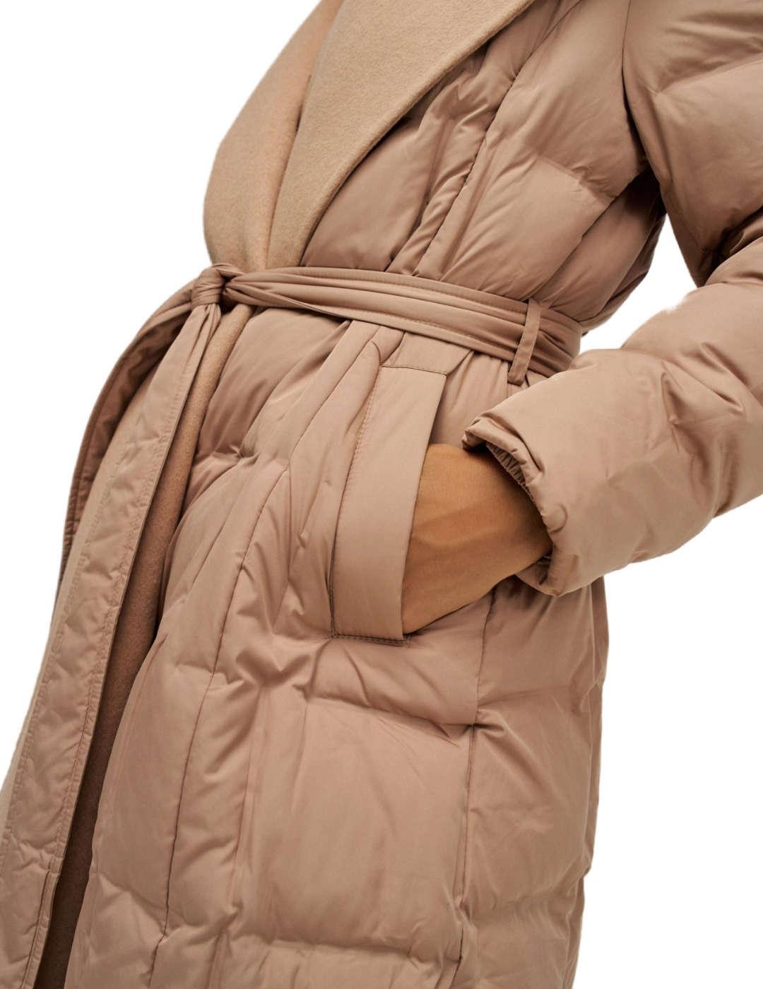 Abrigo Salsa beige acolchado con cinturón para mujer