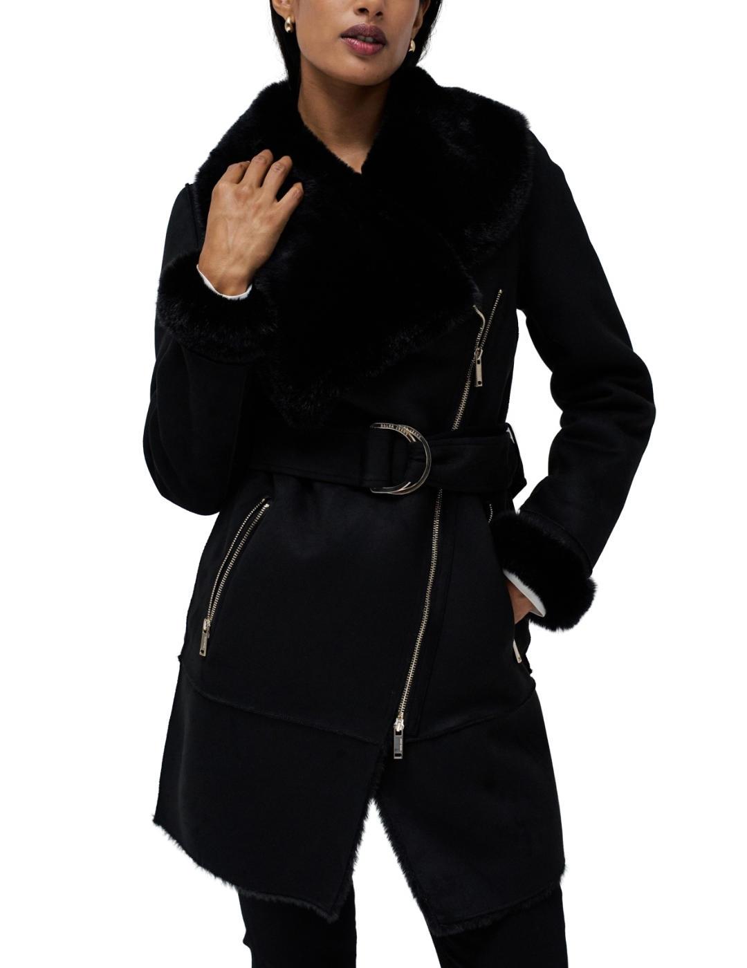Abrigo Salsa negro de ante con pelo y cinturón para mujer