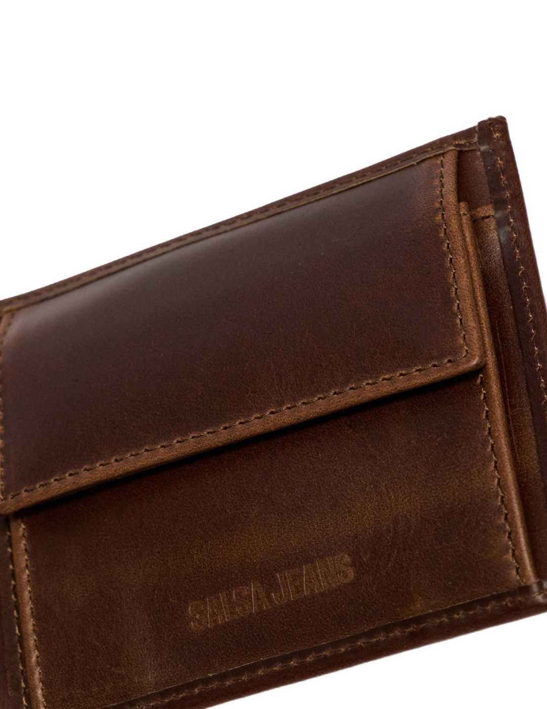 Cartera Salsa marrón piel detalle logotipo de hombre