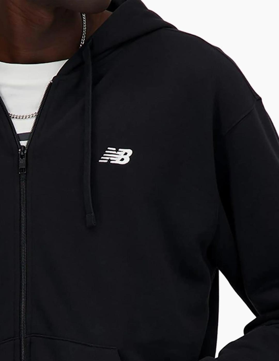 Sudadera New Balance negra capucha con cremallera de hombre