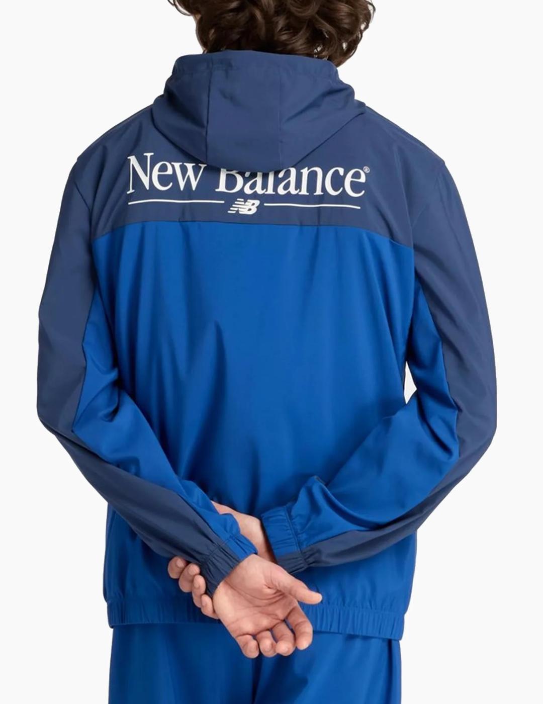 Chaqueta New Balance bicolor azul tejido técnico para hombre