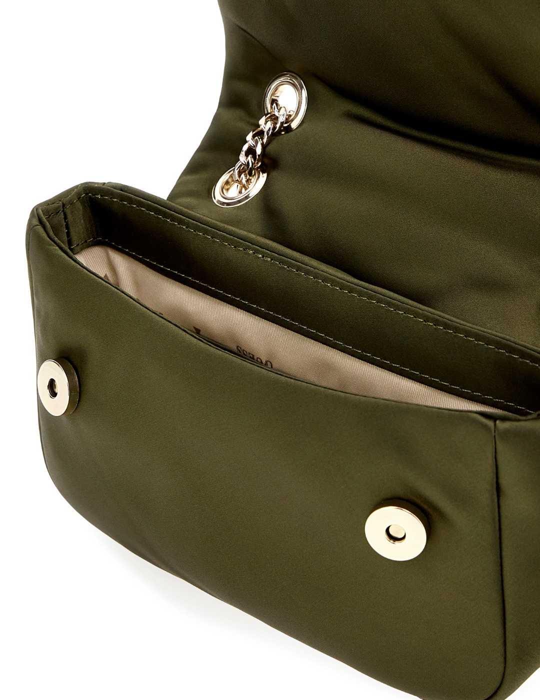 Bolso Guess Sunetra verde bandolera detalle plata para mujer