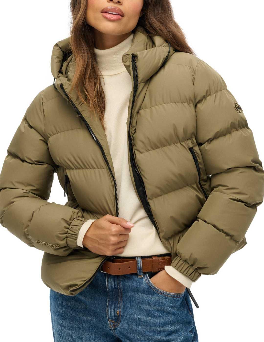 Plumas Superdry Sports impermeable verde caqui para mujer