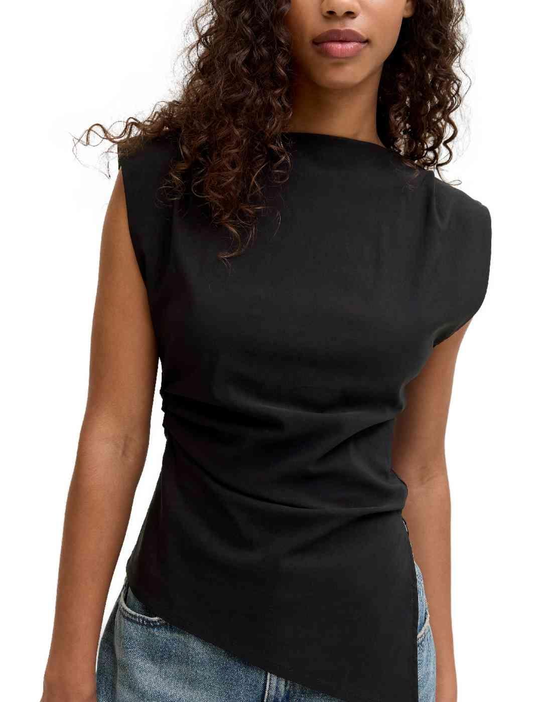 Camiseta JJXX Cat negra tirantes bajo asimétrico de mujer