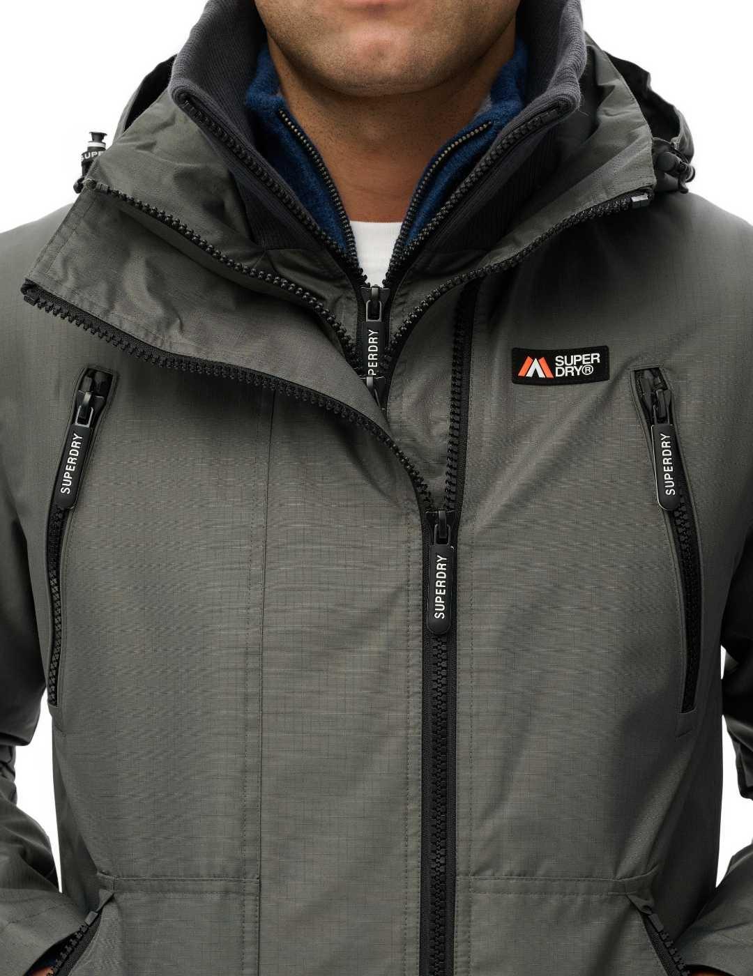 Cortavientos Superdry Mountain impermeable gris para hombre