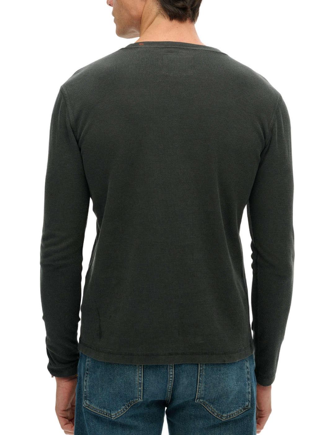 Jersey Superdry negro cuello henley abotonado para hombre