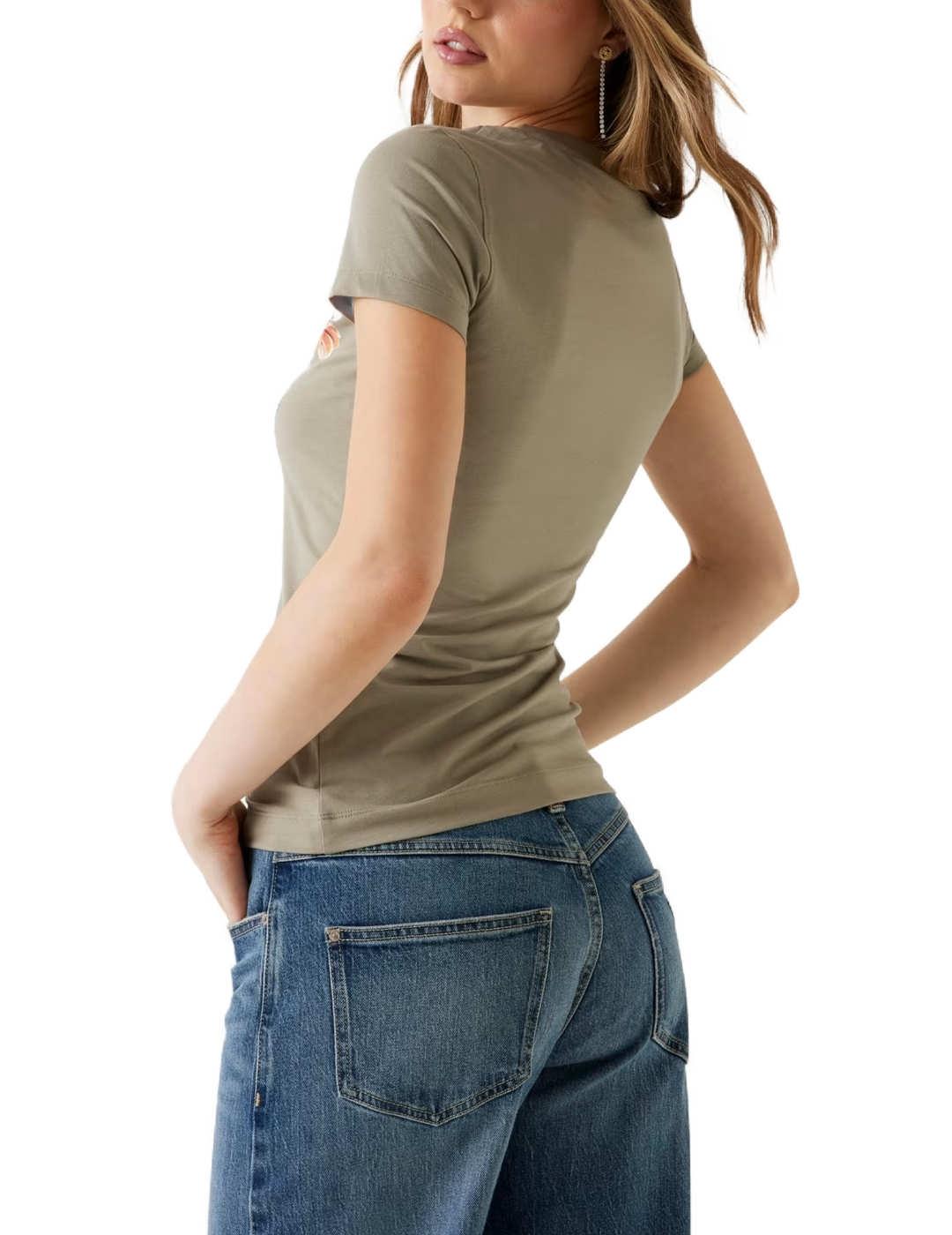 Camiseta Guess Triangle Flowers verde manga corta de mujer