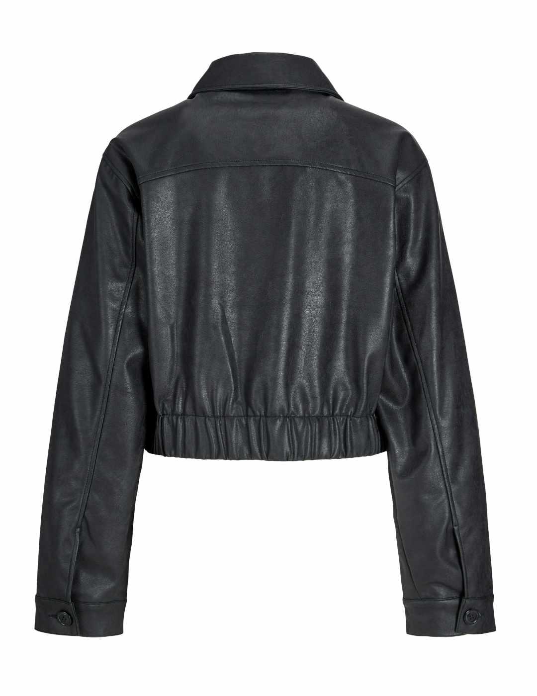 Chaqueta JJXX Mai cropped polipiel negra de mujer
